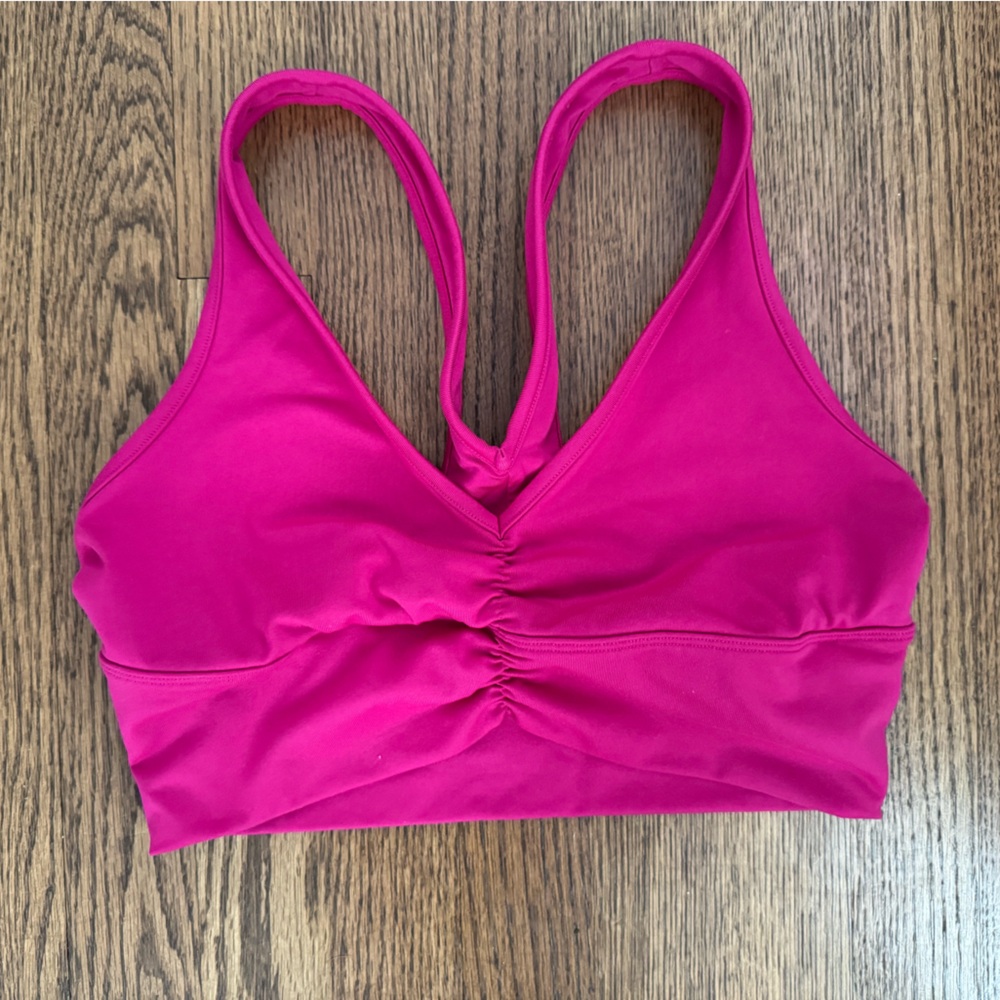 ALO Yoga Wild Thing Bra in Magenta Crush M
